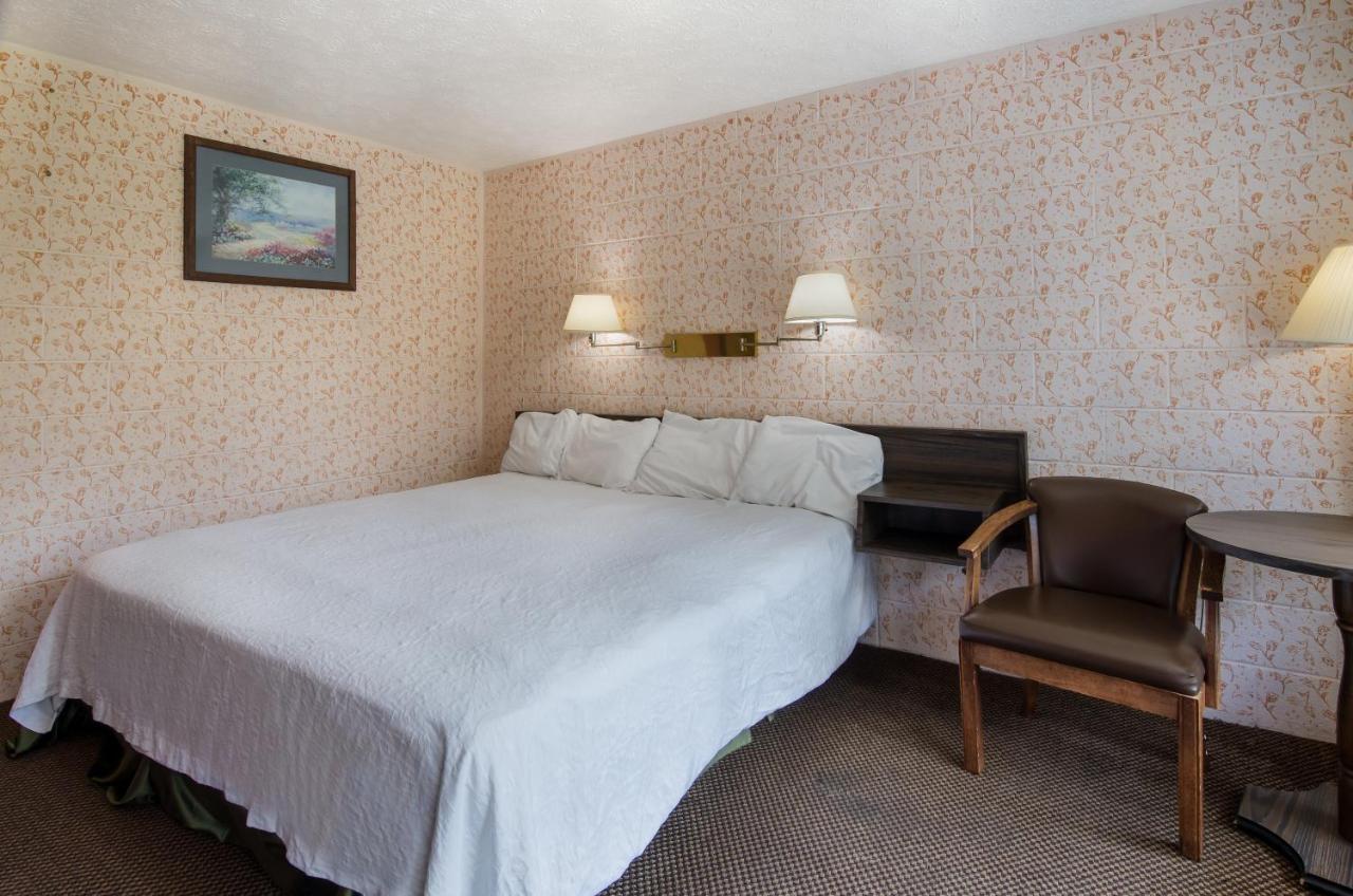 Americas Best Value Inn ウィズビル エクステリア 写真